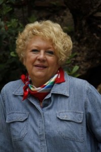 Tonul 9 ne aduce multa frumusete. El ne vorbeste despre puterea spirituala a celui ce a ajuns pana aici, iar simbolul prin care se exprima este Maimuta, Chuencel ce se joaca si stie sa traiasca, sa cante si sa danseze, cel ce intelege umorul, ce creeaza bucurie, relaxare, pace, armonie, buna intelegere, cel ce are abilitati nebanuite, cel ce-si da voie sa fie!